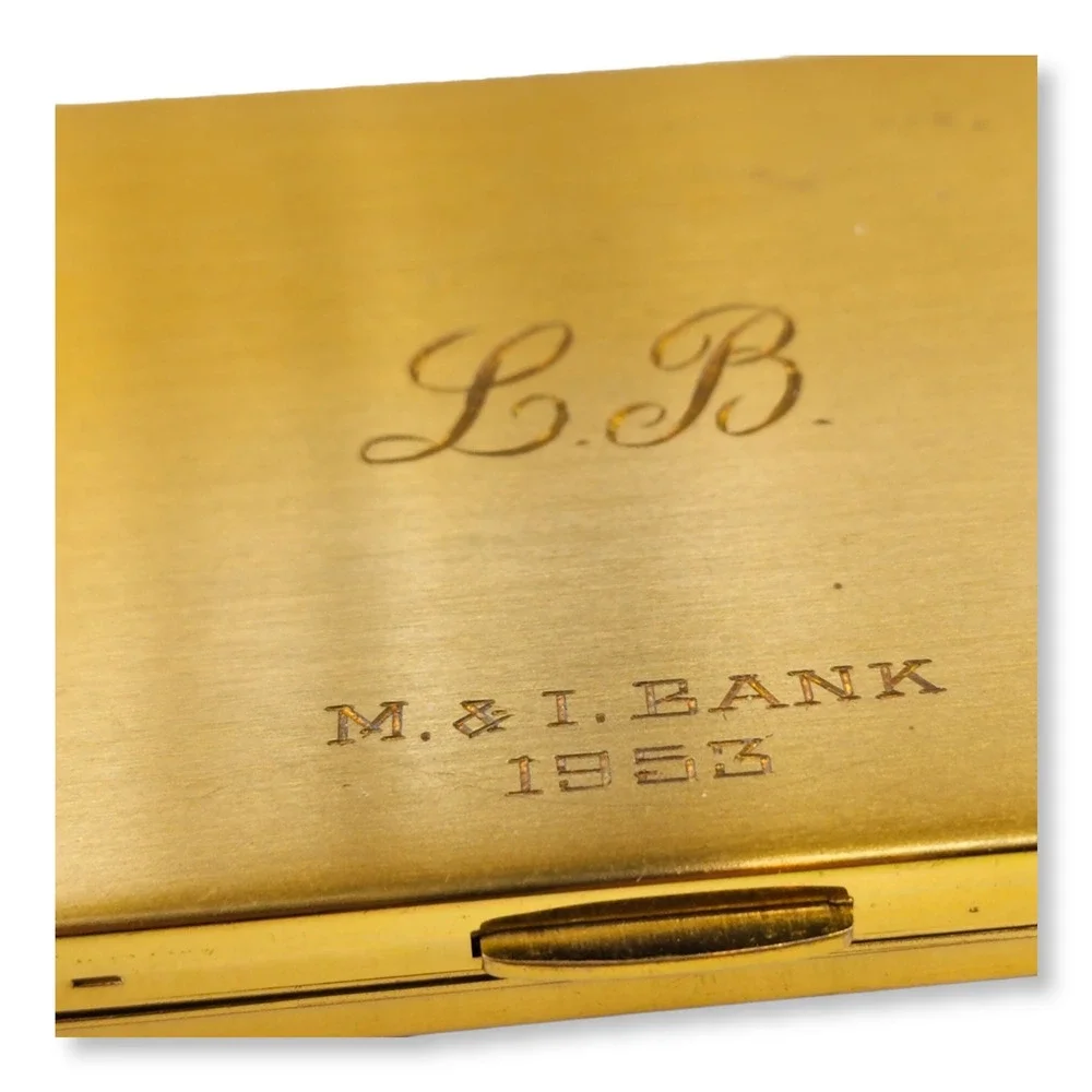 Vintage Elgin American Gold Tone Compact Fleur De Lis Pattern 1953 M&I Bank L.B.